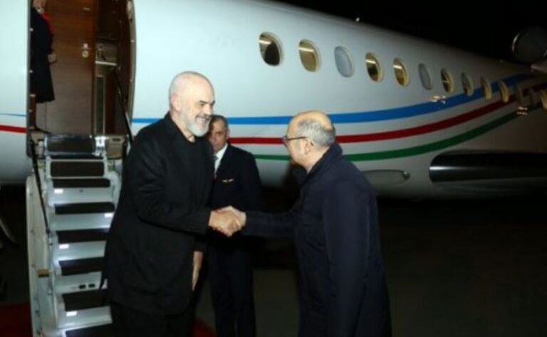 Kryeministri Rama udhëton drejt Azerbaixhanit, zbulohet arsyeja e vizitës