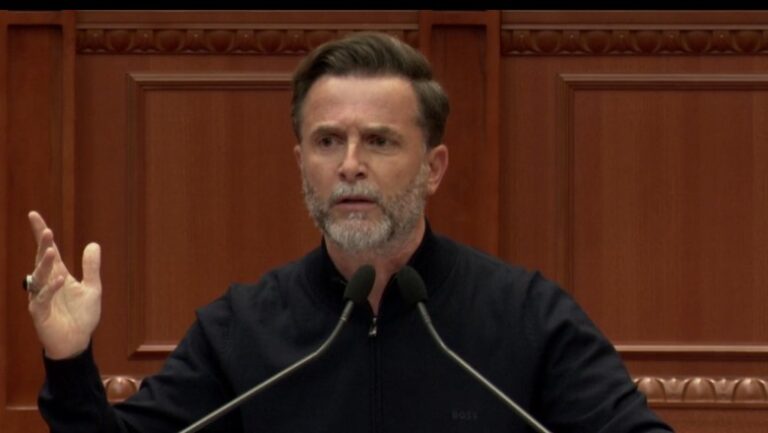 Braçe debat me deputetët demokratë për koncesionet: Në kohën tuaj bëhej ”rruajtje”, i merrnit të gjitha