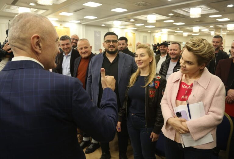 Meta për Kryemadhin: Një nga ne në Kryesi, mund të largohet edhe Iliri! Vendos vota