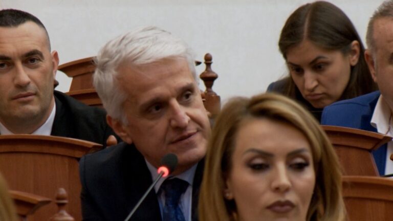 Majko debat me Bardhin në Kuvend: Nuk keni të ardhme, njerëzit nuk duan të shohin aventurierë