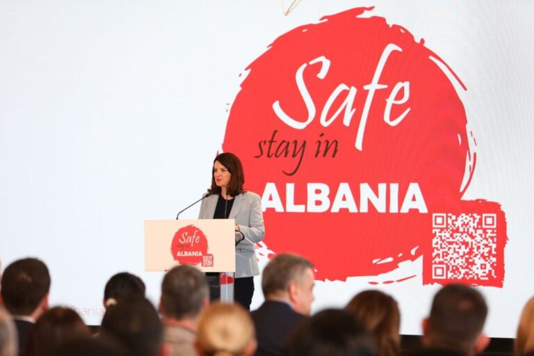 Ministrja Koçiu: 34 qendra shëndetësore verore nga Thethi në Ksamil, shërbim për herë të parë me motoambulanca