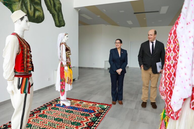 Ambasada e SHBA në Tiranë: Përurohet Qendra Komunitare në Kurbin