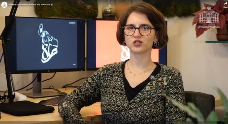 Logoja e re e 80-vjetorit të Çlirimit, autorja Karkini: Përcjell lirinë dhe ndjesinë që të jep Pavarësia