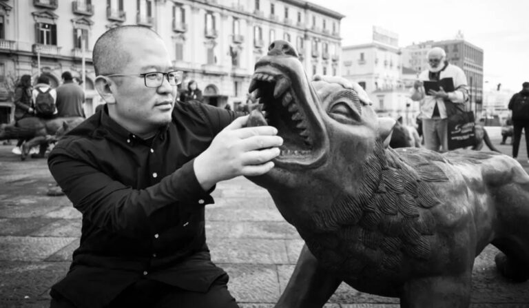 Artisti kinez, Liu Ruowang, në Malësinë e Madhe me “Wolves Coming”, në mbrojtje të natyrës
