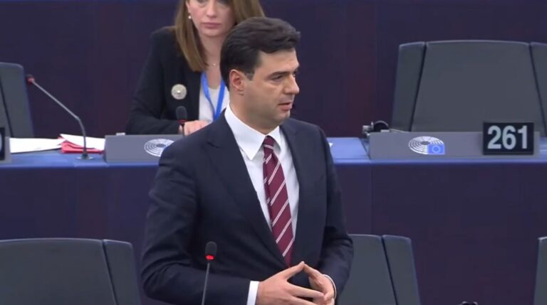 Basha nga Asambleja Parlamentare e Këshillit të Europës: Serbia kreu su*m para*shtarak në veri të Kosovës