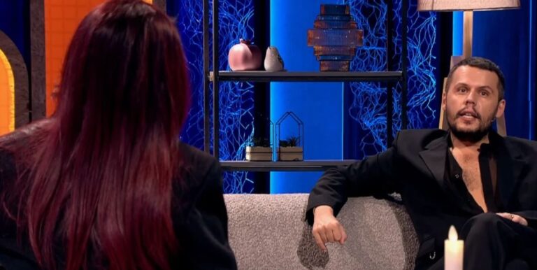 ”Isha një nerd”, stilisti i njohur shqiptar: Në fëmijëri, rrija vetëm brenda dhe lexoja libra