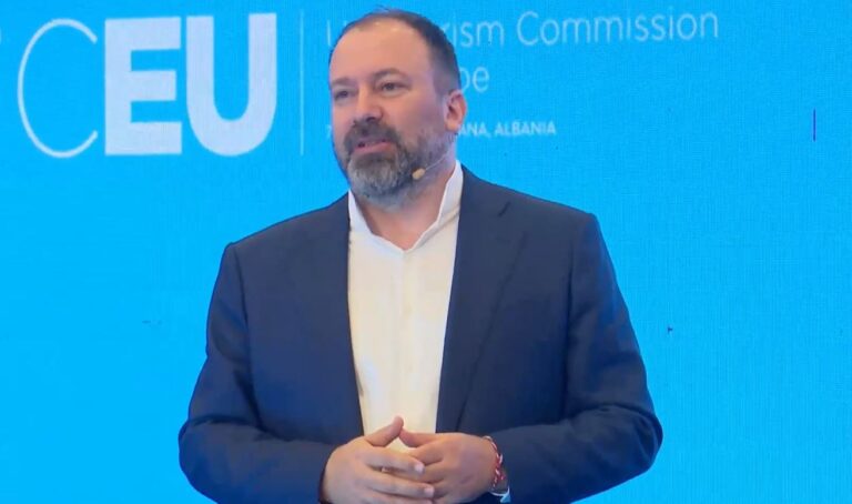 Investimet në turizëm, ministri Mazniku: 3 gjëra që duhen mbajtur mend për Shqipërinë