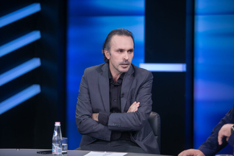 Berisha shkon në Amerikë? Ergys Mërtiri: Edhe në Hënën të vejë, s’vjen më në pushtet