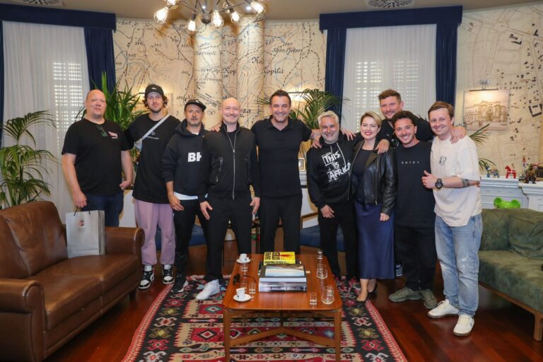 Personalitetet e muzikës tekno elektrizojnë sot Tiranën, Veliaj: Nëse nuk ikim dot në festivalet botërore, i sjellim këtu