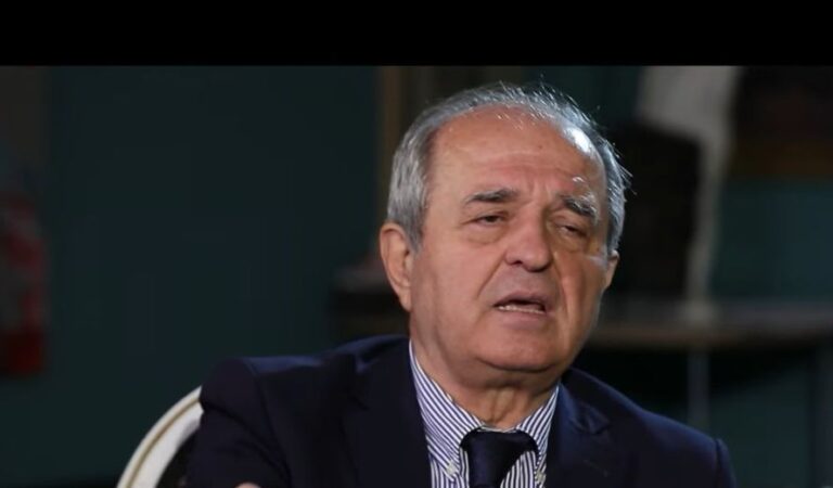 Prof. Dr Irakli Koçollarit: Ngjarjet në ambasadë kur Papandreu filloi përgatitjet për heqjen e Ligjit të Luftës
