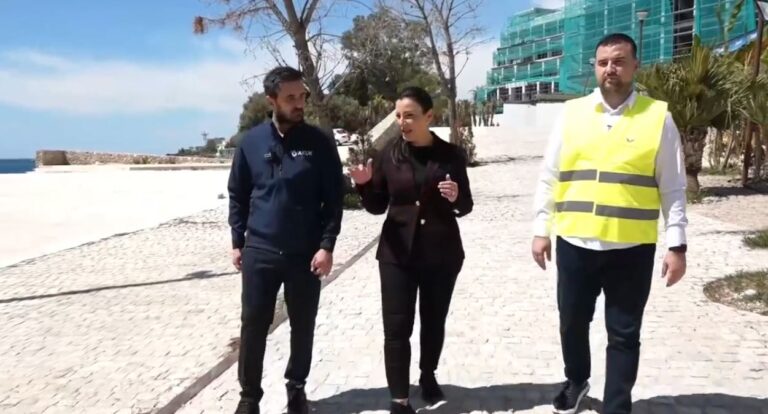 Zv/kryeministrja inspekton vijën bregdetare për ujërat e ndotura