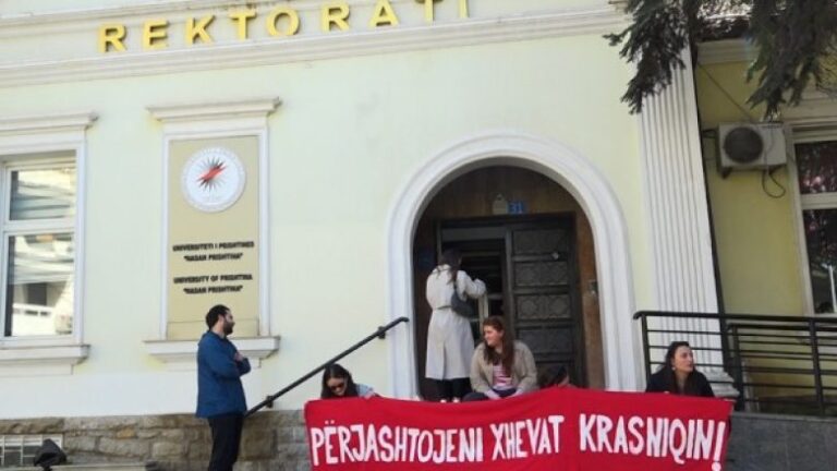 Kërkohet përjashtimi i profesorit të dyshuar për ngacmim sek*ual