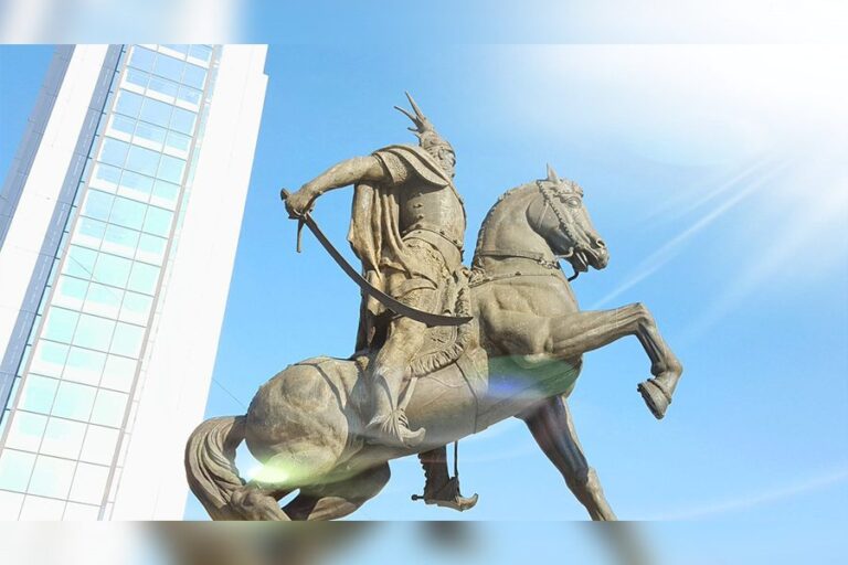 “Prishtina me Skënderbeun”, manifestim i madh për ditëlindjen e heroit