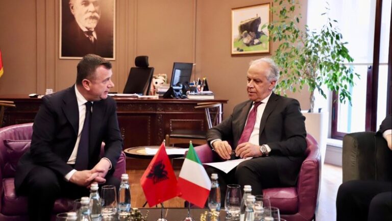 Ministri Balla takon homologun italian: 14 ekipe të përbashkëta hetimor për goditjen e krimit të organizuar