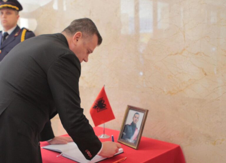 Ministri Balla: Dënim ekz*mplar për vr*sësin e policit, koha për të vendosur një standard të ri