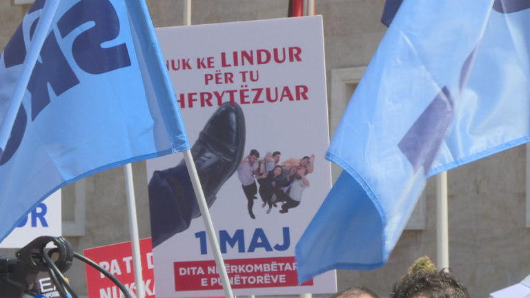 Dita e punëtorëve, protestë për paga dhe kushte më të mira