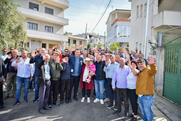 Veliaj inspekton punimet në Rr. “Grigor Cilka”: Bashkëpunimi na çon përpara; Rruga e re rrit ndjeshëm vlerën e pronës