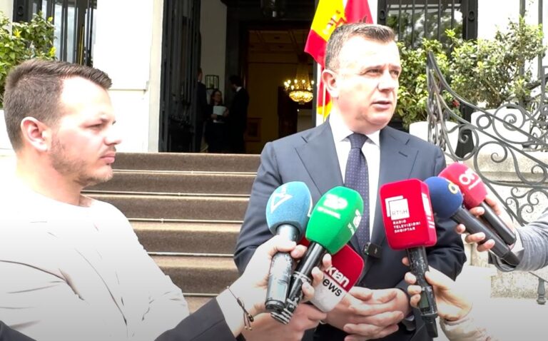 Ministri Balla komenton nga Madridi operacionin e SPAK: Përgjigje për ata që thonë pse nuk go*iten kokat