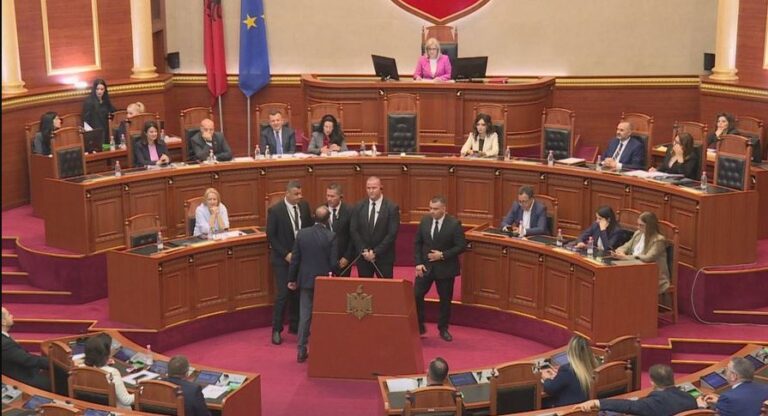 Kri*i kryefjalë në Kuvend, opozita debat me PS-në për sigurinë. Kartë të fortë deklarata nga Dumani