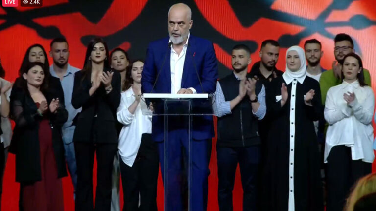 Edi Rama emigrantëve në Milano: Jeni fuqia më e madhe e Shqipërisë se re