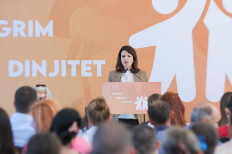 Koçiu: Fokusi i mburojës sociale, aftësim profesional dhe punësimi i kategorive në nevojë dhe PAK