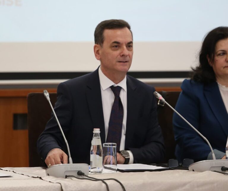 Sokol Sadushi: Drejtësia nuk zgjat dorën për lemoshë, por kërkon zbatimin e detyrimeve kushtetuese