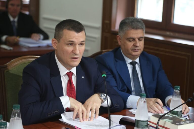 Po goditen të gjithë, por jo Rama?! Dumani-Alibeajt: S’plotësojmë orekset mediatike! Duhen prova që të nisin hetime