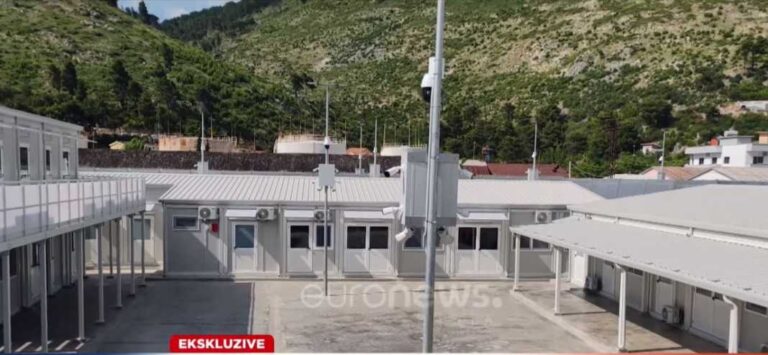 FOTO/ Për herë të parë, detaje nga qendra e pritjes së emigrantëve në Shëngjin