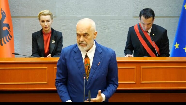 Ali Ahmeti “Qytetar Nderi” i Tiranës, Rama: Kërkoi pranimit të shqiptarëve si një subjekt i painjorueshëm