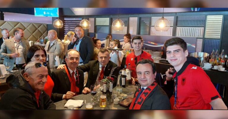 Begaj, Kurti dhe Plenkoviç në Hamburg. Ministri serb i Kosovës mbështeti kombëtaren shqiptare?