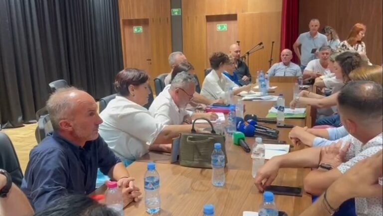 Mblidhet Këshilli Bashkiak në Himarë, pritet të zgjidhet kryetari i ri pas dorëheqjes së Blerina Balës