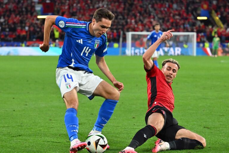 Ndeshja Itali-Shqipëri, UEFA gjobit FSHF-në për incidentet e shkaktuara nga tifozët shqiptarë