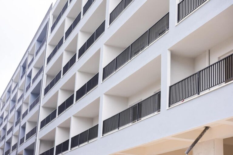 FOTO/ 1069 apartamente në Kombinat, Rama: Shumë shpejt do të hidhet shorti për t’i dorëzuar çelësat
