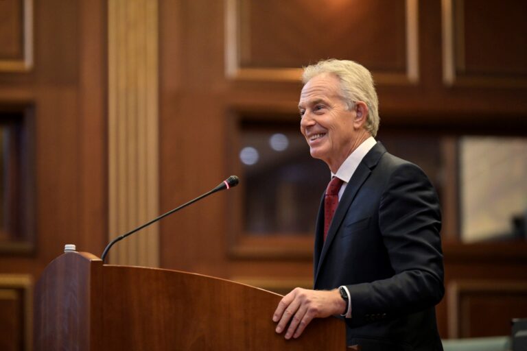 ”I dhamë fund një makthi”, ish-kryeministri Blair: S’jam penduar asnjëherë që e ndihmova Kosovën