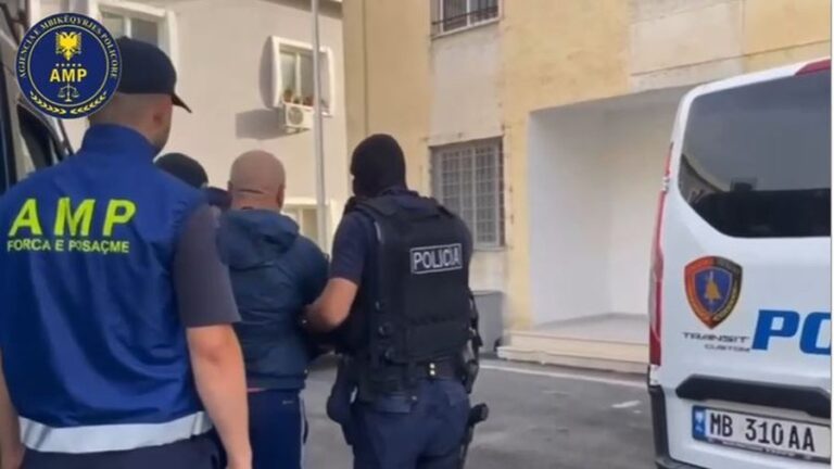 Përndjekje dhe dhunë në familje, AMP arreston efektivin e Himarës. Balla: Vijon procesi i vetëpastrimit