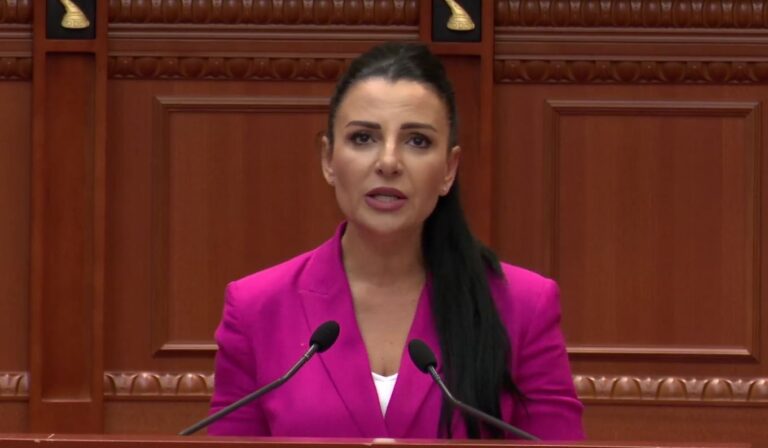 Hekurudha Vorë-Hani i Hotit, zv/kryeministrja Balluku: Pritet një fluks prej 2.3 milionë udhëtarësh në vit