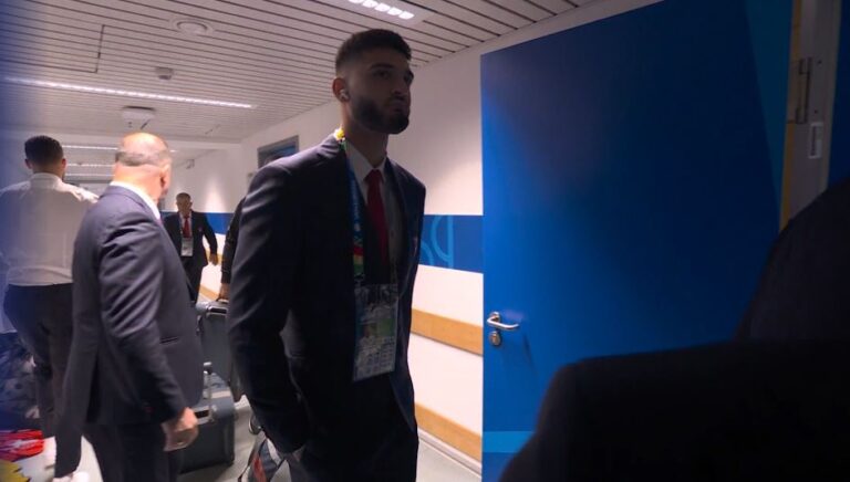 Kombëtarja mbërrin në stadium pak para duelit ndaj Spanjës