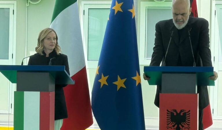Rama për kampin e refugjatëve: Zhurmë e madhe veç pse nuk jemi në BE. Janë 3000 njerëz hallexhinj, viktima të trafikantëve