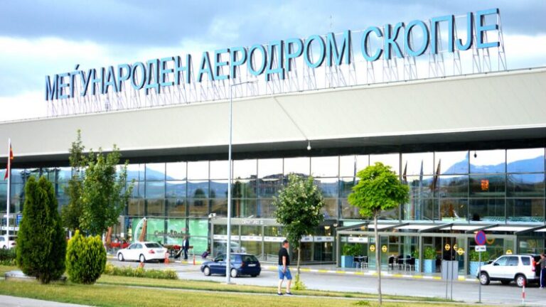 Aeroporti i Tiranës po përfiton nga sfidat e aeroporteve të Shkupit dhe Ohrit