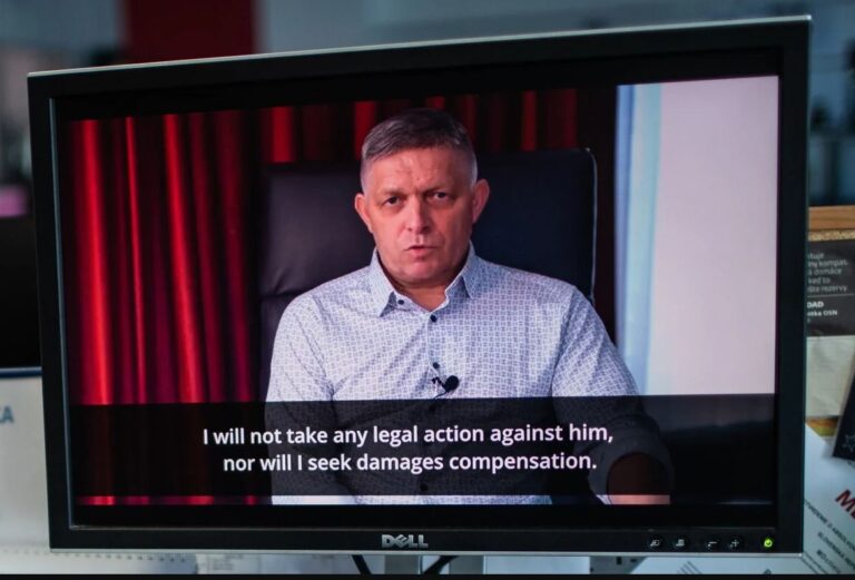 VIDEO/ Kryeministri shfaqet në publik pasi u pla*os rëndë: Unë e fal atë