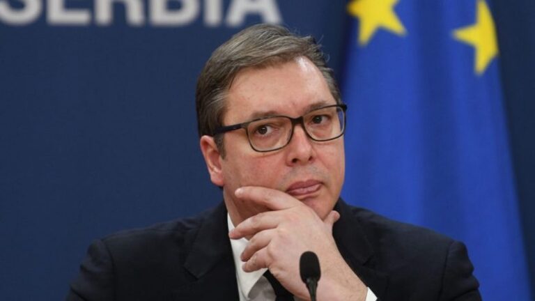 Aleksandar Vuçiq: Duhet një zgjidhje kompromisi për Kosovën