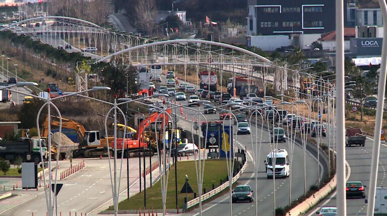 Kreu i ARRSH: Zgjerimin e aksit rrugor Tiranë-Durrës do të fillojnë brenda muajit