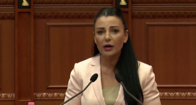 “Aviacioni civil”, Balluku: Numri i fluturimeve në rritje edhe gjatë 2024