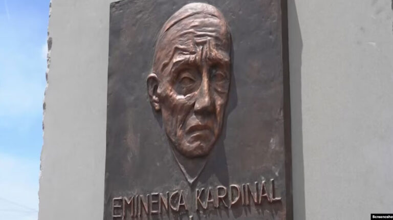 Përurohet Obelisku për kardinalin e parë shqiptar, Mikel Koliqi