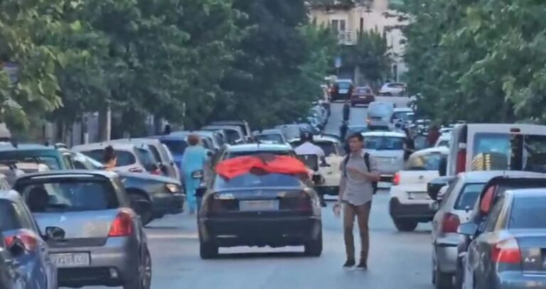 Barazimi i kuqezinjëve, festë edhe në Greqi