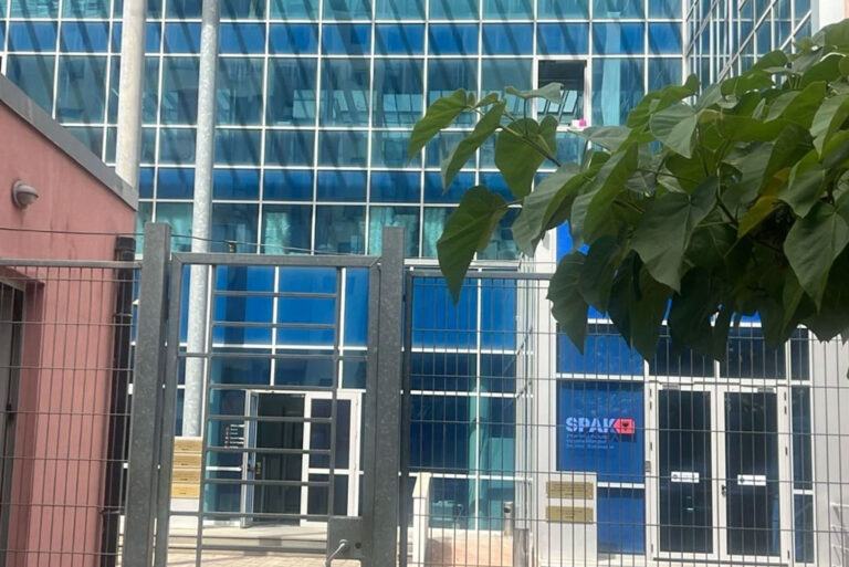 “Nomada” çon në pranga 26 persona, falsifikim të dokumenteve dhe ndihmës për kalim të paligjshëm të kufirit