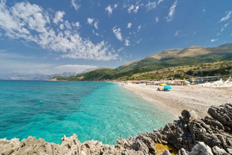 “GQ Italia”: Shqipëria vijon të mbetet në listën e vendeve të preferuarave për pushime