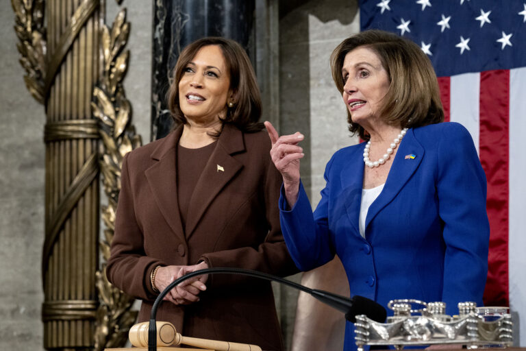 Pelosi mbështet Kamala Harris për garën presidenciale në SHBA