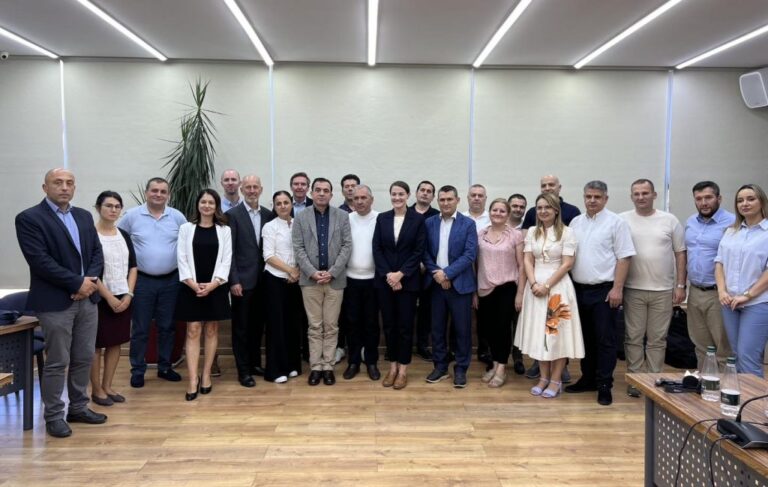 SHBA krah institucioneve të pavarura shqiptare të drejtësisë, seminar me kreun e SPAK-ut