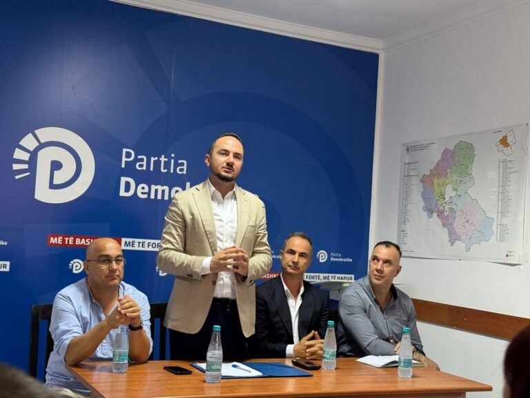 Drejtues politik i PD-së në Elbasan, Salianji takim me strukturat: Koha të nisim nga puna. Koha të nisim ndryshimin